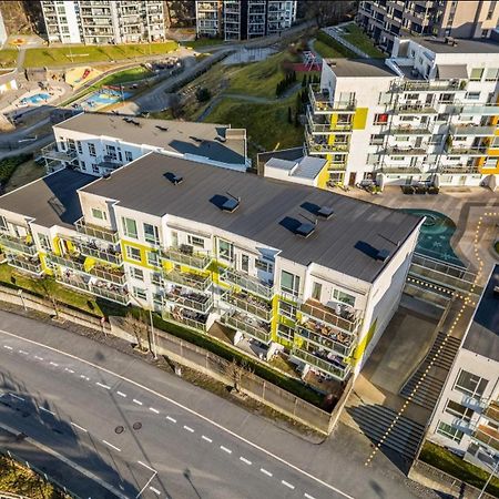 3 Sleeping Rooms For 82M2 Which Direct Traffic To Airport And City Center Bergen Exterior photo